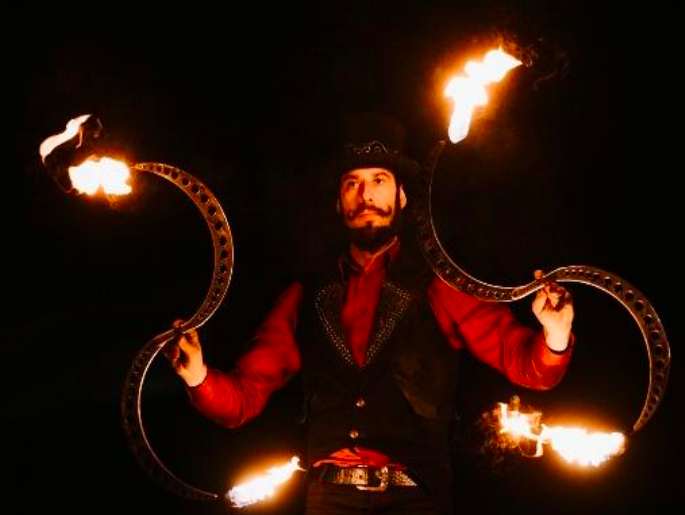 Die 29. Chürbisnacht Grenchen findet am 30. Oktober statt. Über 1000 Kürbisse, ein Lichterumzug mit 1000 Kindern, Musik, Marktstände und eine Feuershow erwarten die Besucher.