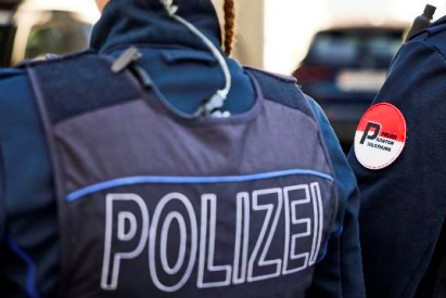 Die Kantonspolizei Solothurn warnt vor rund zehn Trickdiebstählen mit Billigschmuck und mahnt zu besonderer Vorsicht gegenüber unbekannten Personen.